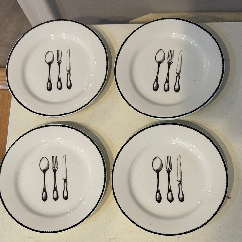 Set of 4  Black and White cutlery design appetizer canapé dishes  Ciroa